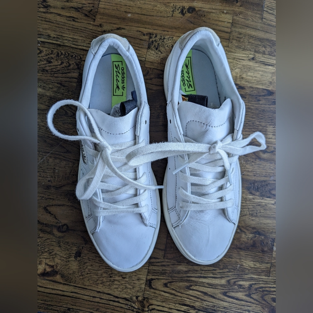 Classic White Adidas Sleek Leather Sneakers Womens size 7.5 - Picture 2 of 8